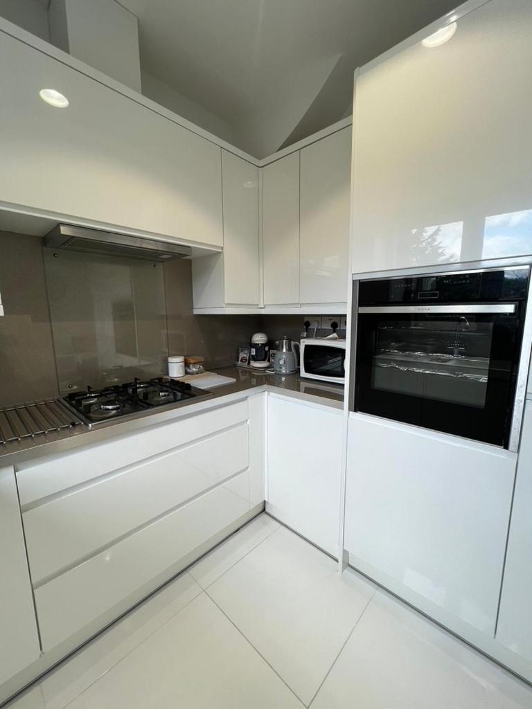 Zenobia London Luxury Apartments Finchley Bagian luar foto